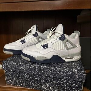 Jordan Men's White and Navy Sneakers